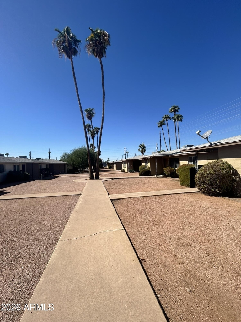 5233 E University Drive - Photo 3