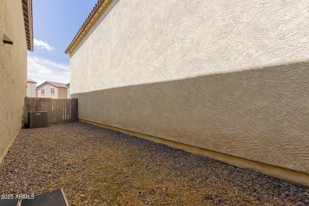 2470 N Heritage Street - Photo 29