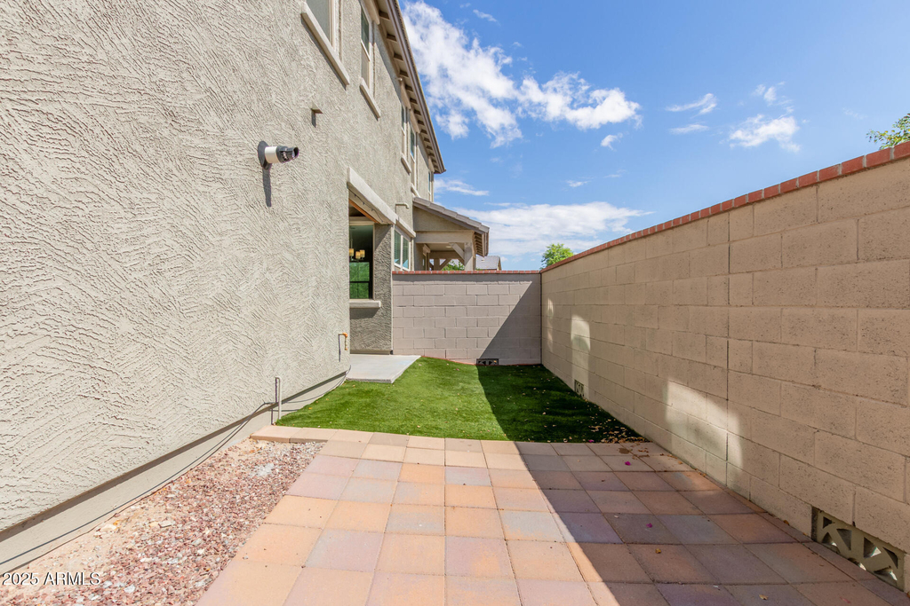 2470 N Heritage Street - Photo 27