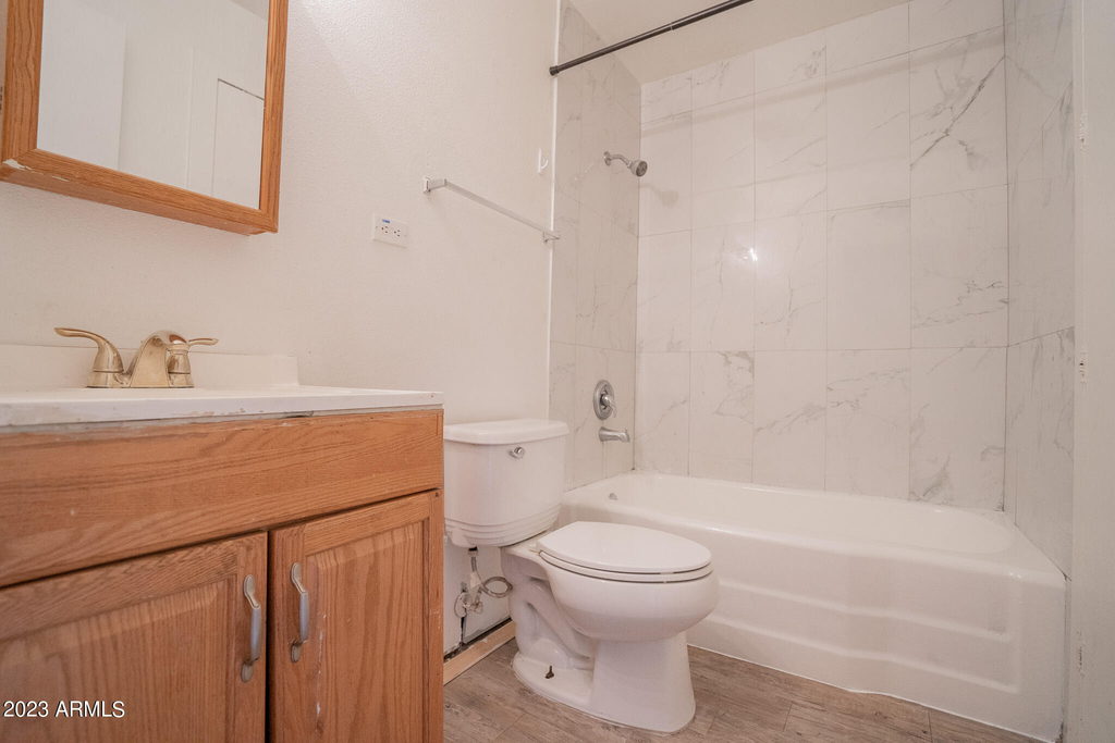 2131 W Devonshire Avenue - Photo 12