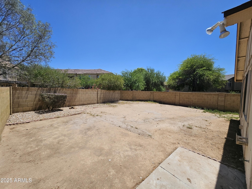 3040 E Bluefield Avenue - Photo 16