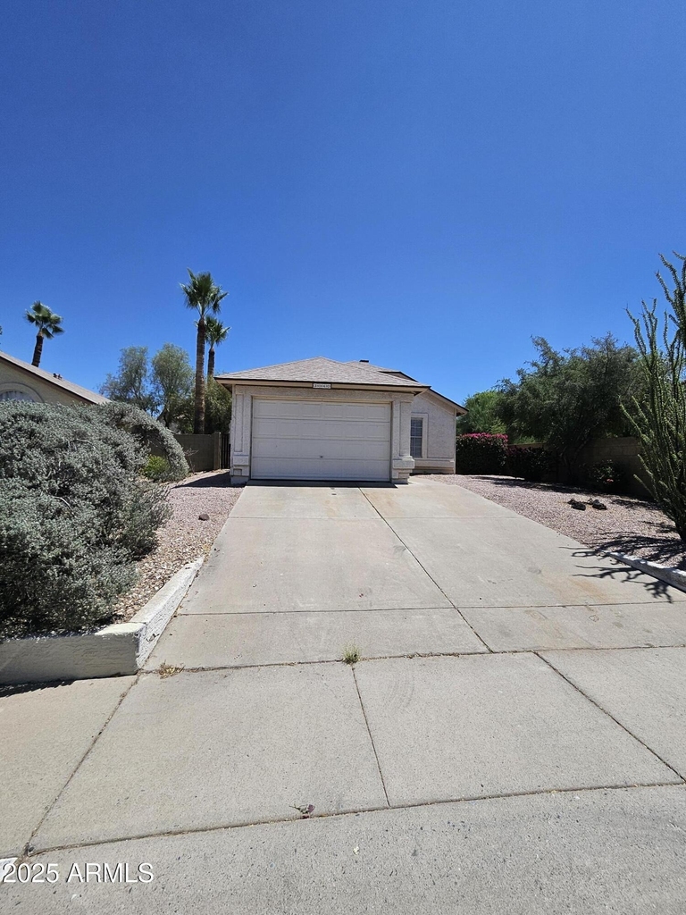 3040 E Bluefield Avenue - Photo 0
