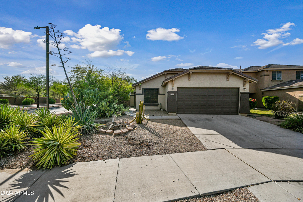 15110 N 140th Avenue - Photo 0