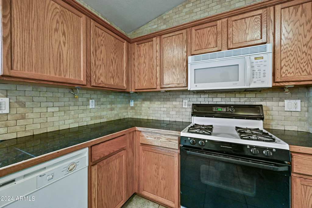 15110 N 140th Avenue - Photo 7
