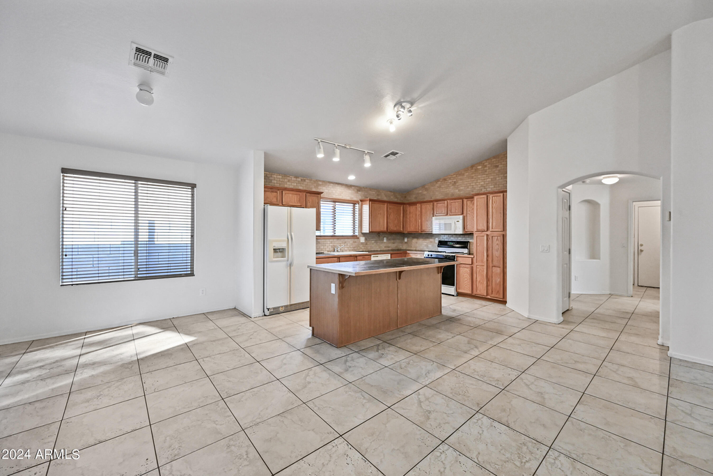 15110 N 140th Avenue - Photo 3