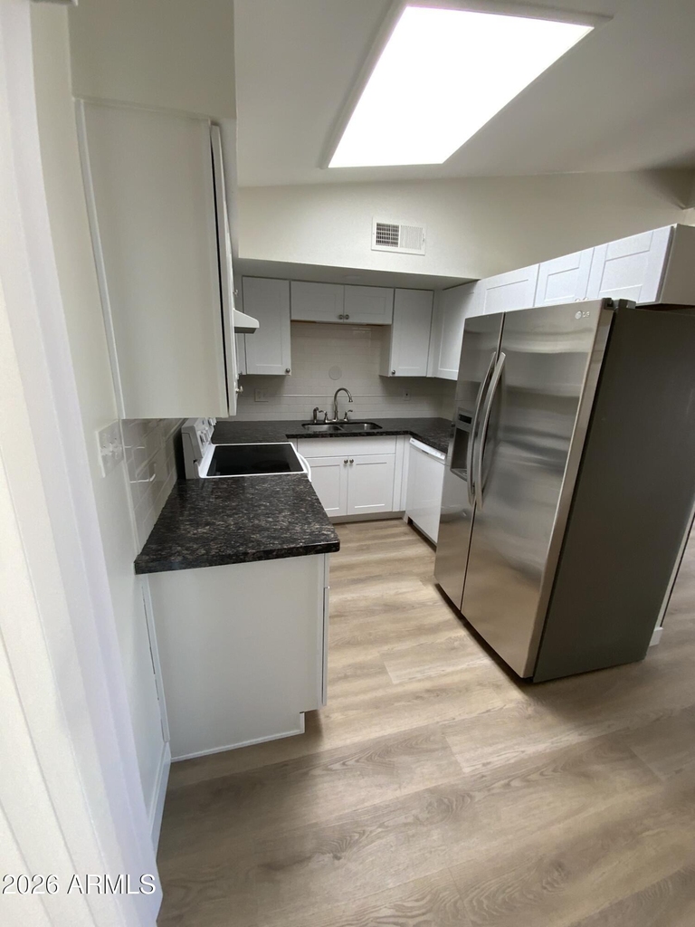 2614 N 46th Street - Photo 5