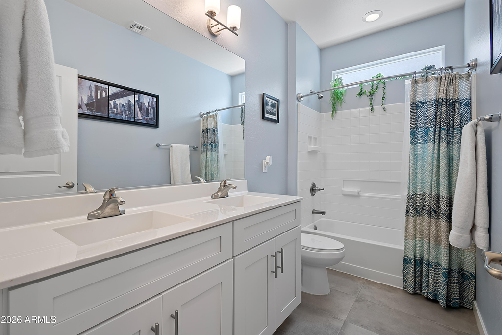 2319 W Darrow Street - Photo 20