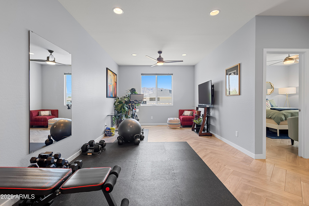 2319 W Darrow Street - Photo 18