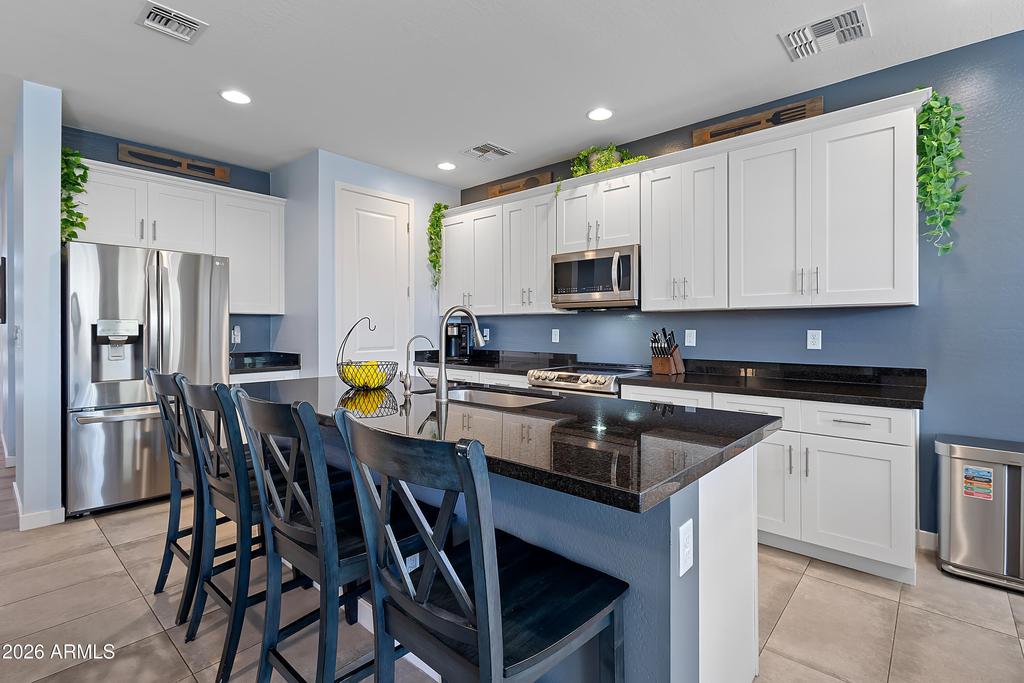 2319 W Darrow Street - Photo 6