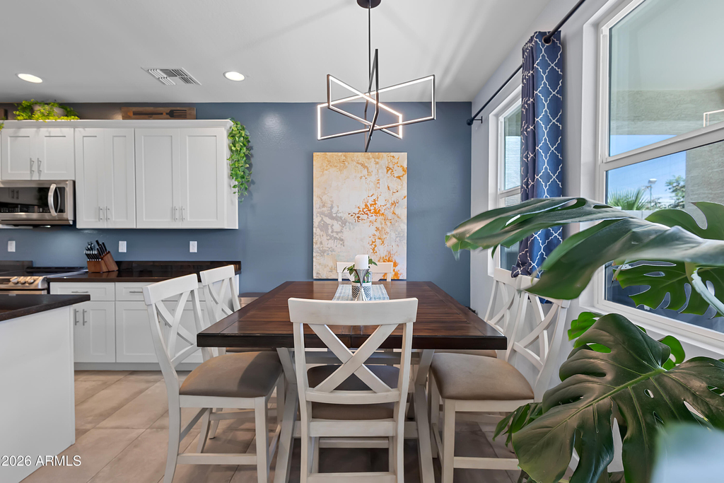 2319 W Darrow Street - Photo 8