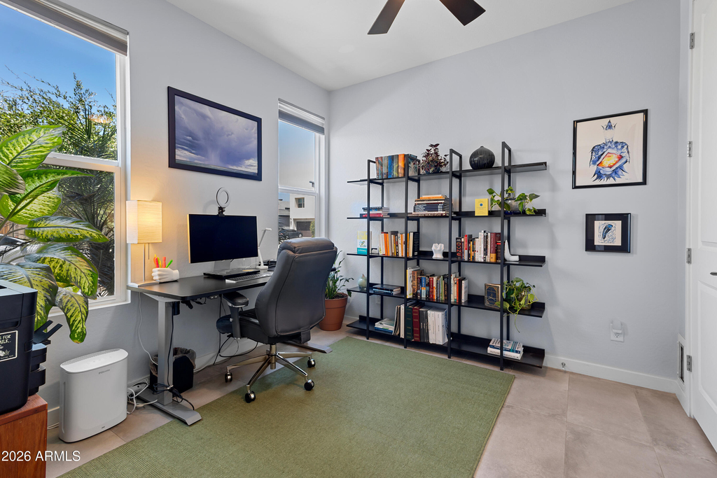2319 W Darrow Street - Photo 11