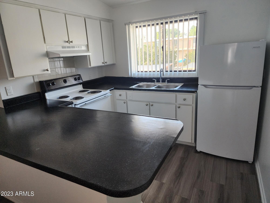 4301 N 24th Street - Photo 2