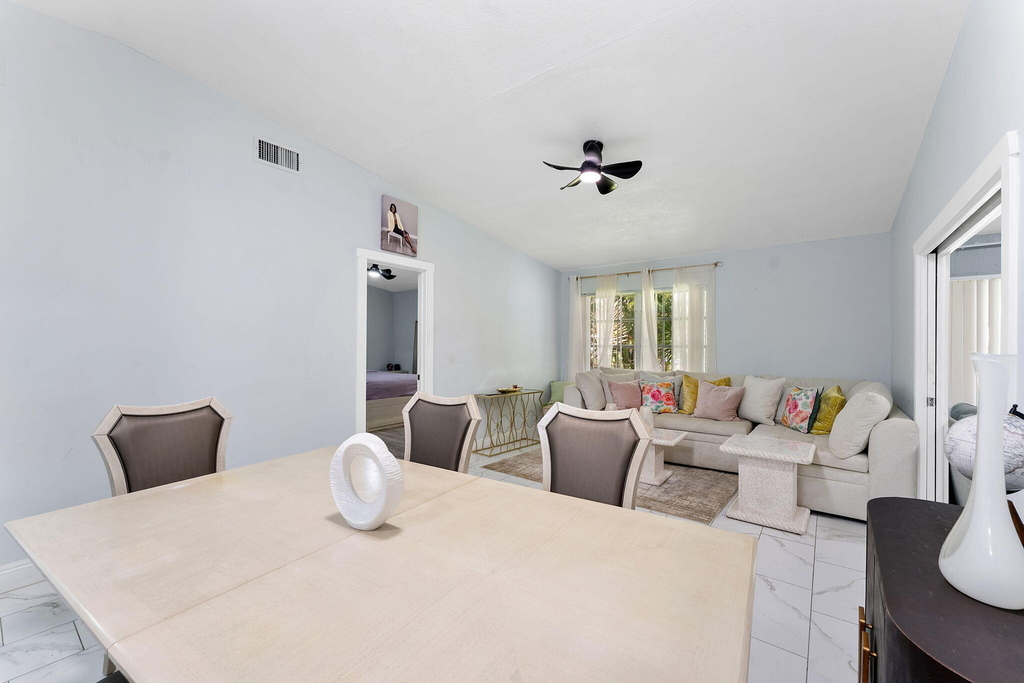 5380 Lakewood Circle S - Photo 7