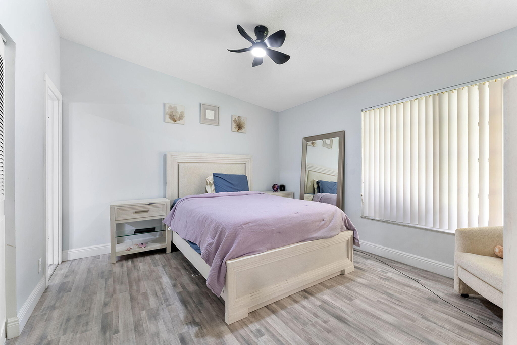 5380 Lakewood Circle S - Photo 15