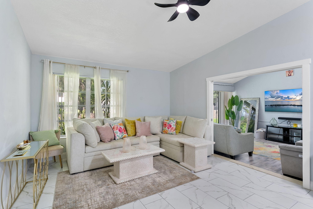 5380 Lakewood Circle S - Photo 6