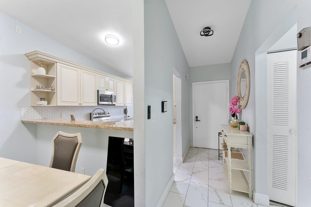 5380 Lakewood Circle S - Photo 14