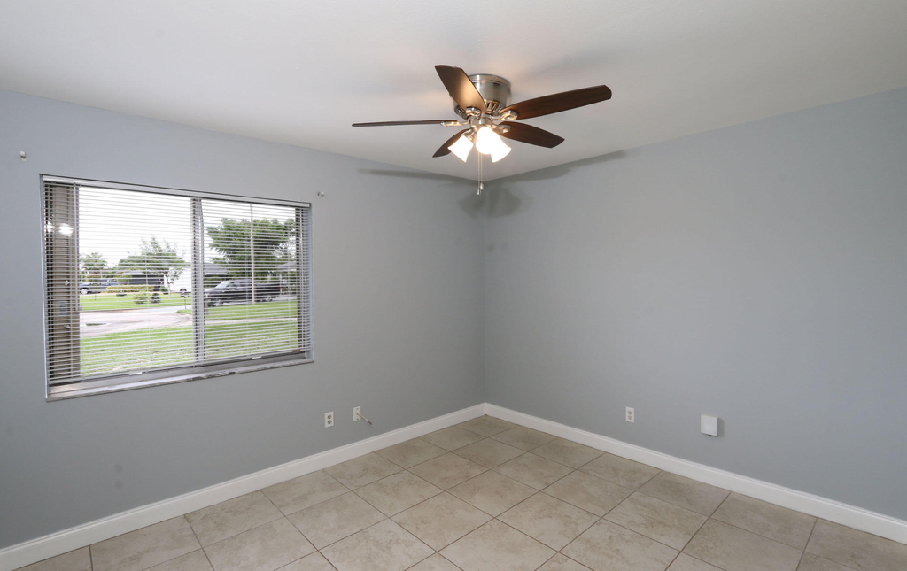400 Sw Ruffner Court - Photo 12