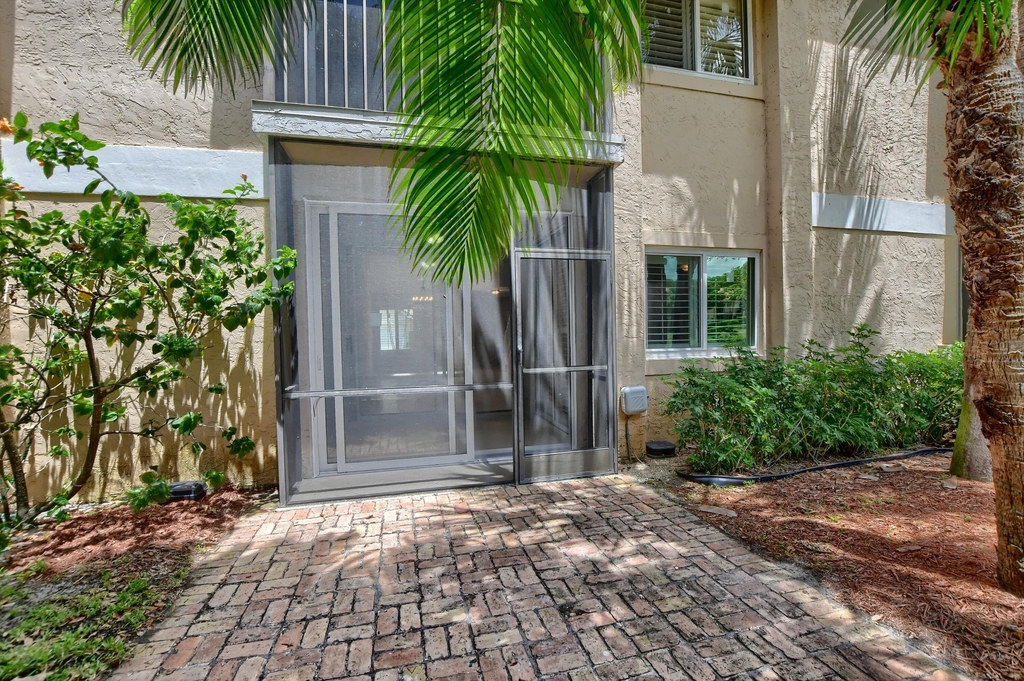 23061 Aqua View - Photo 24