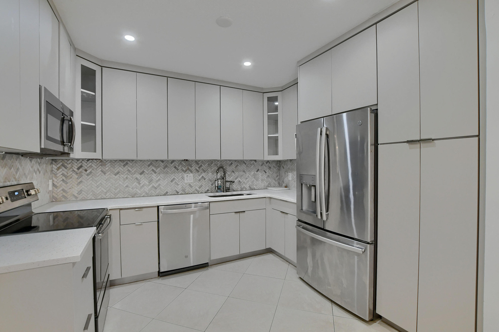 23061 Aqua View - Photo 4