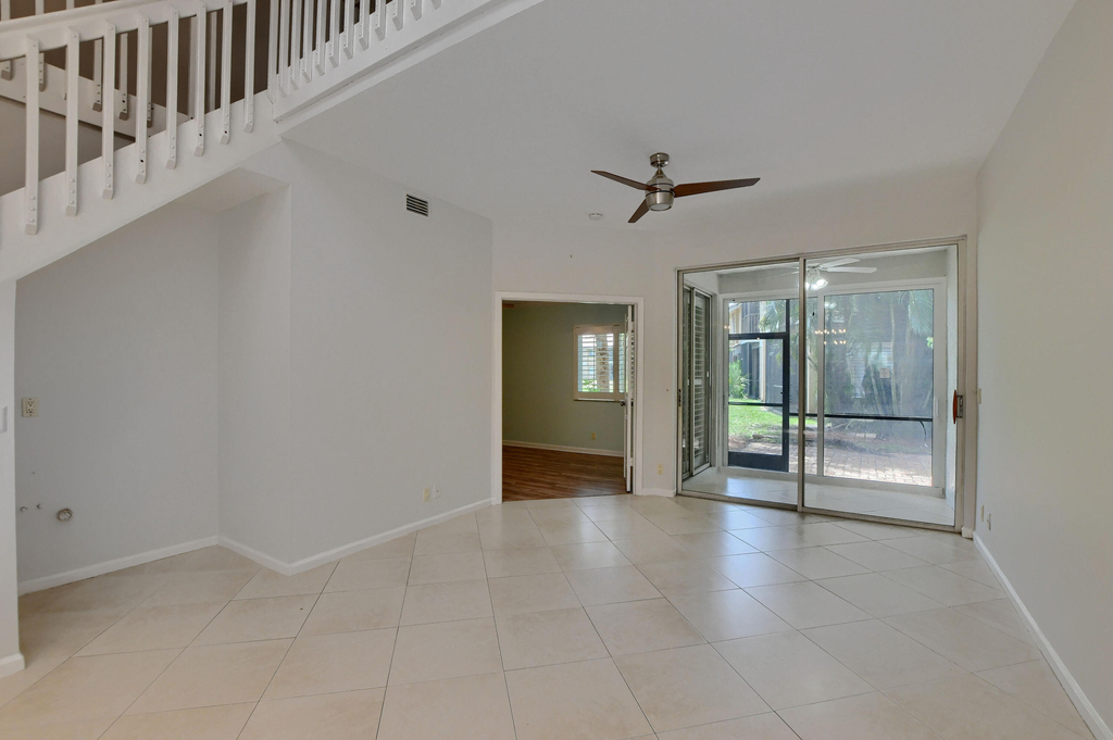 23061 Aqua View - Photo 9