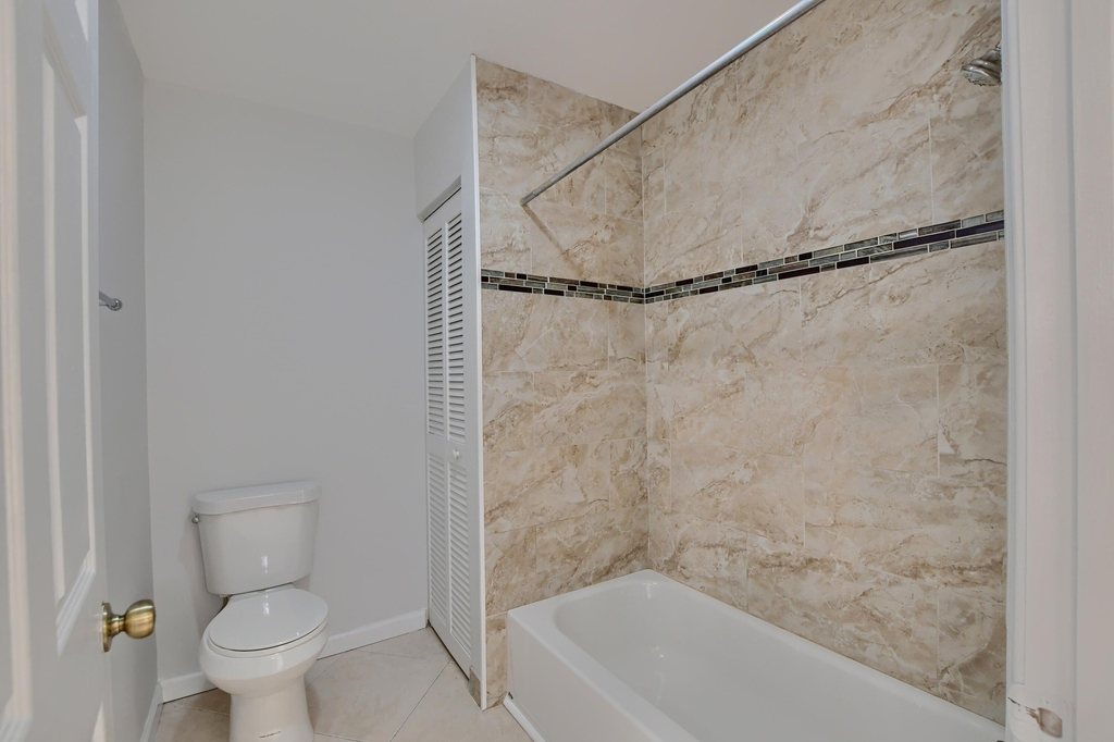 23061 Aqua View - Photo 21