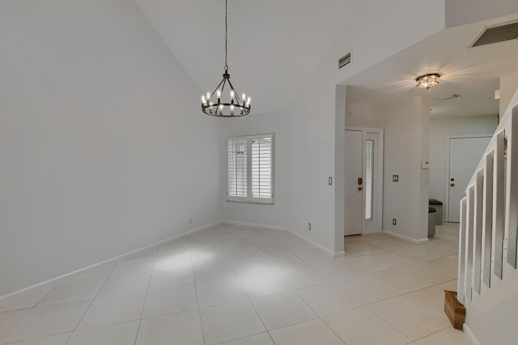 23061 Aqua View - Photo 7