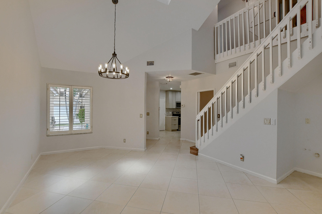23061 Aqua View - Photo 8