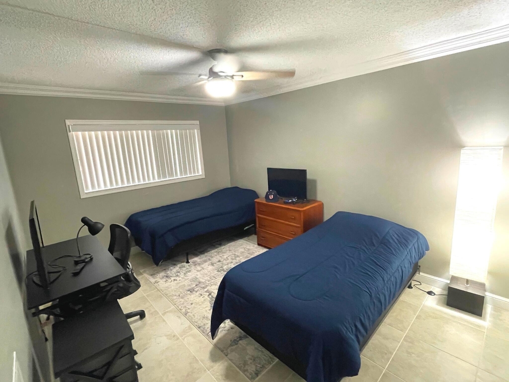 2805 Sw 22nd Avenue - Photo 13