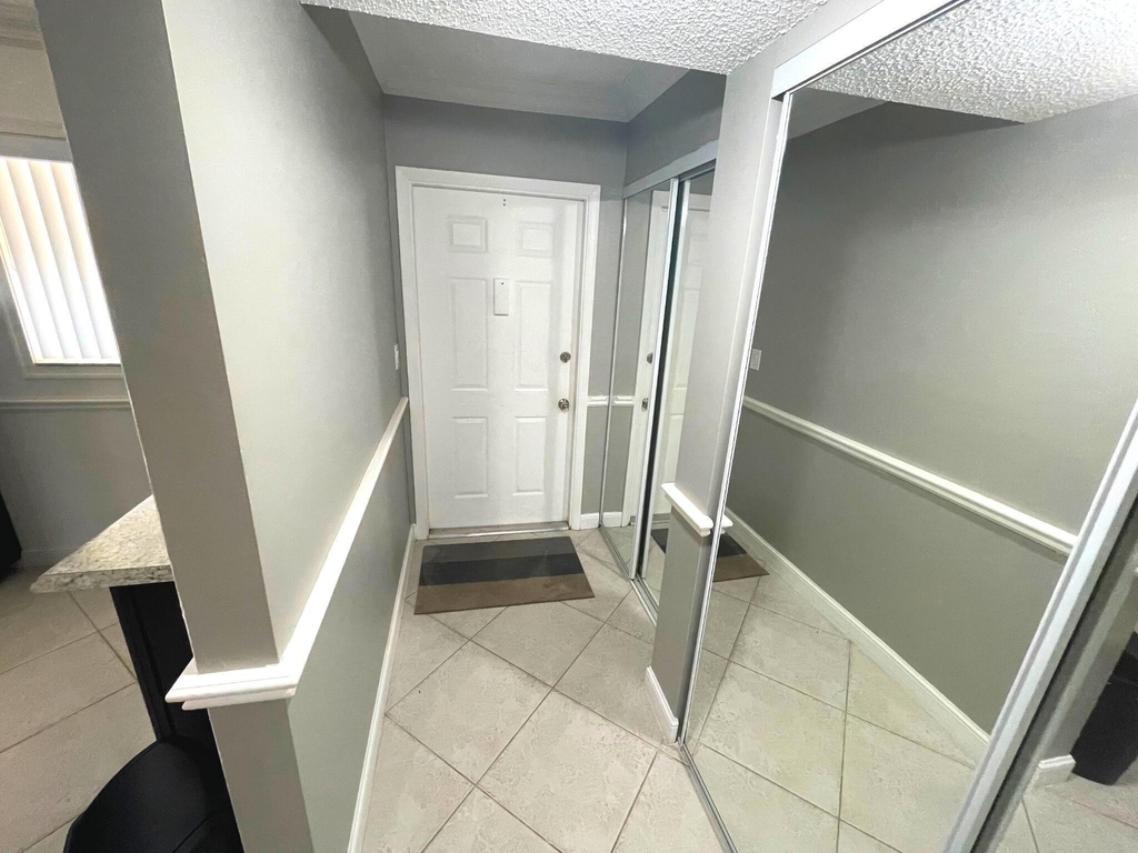 2805 Sw 22nd Avenue - Photo 5