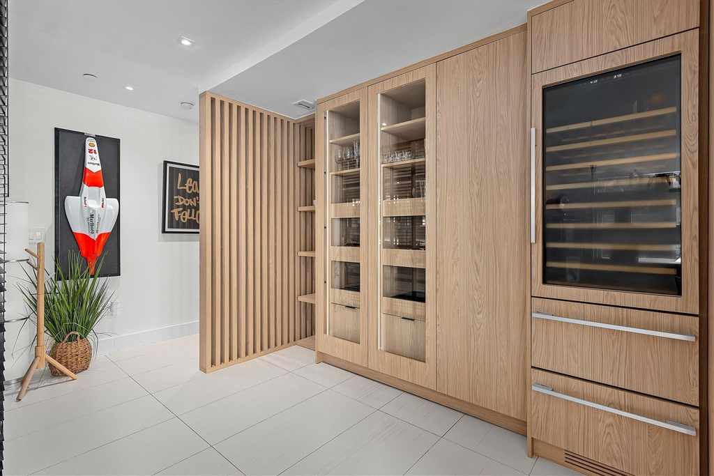 1040 Biscayne Boulevard - Photo 8