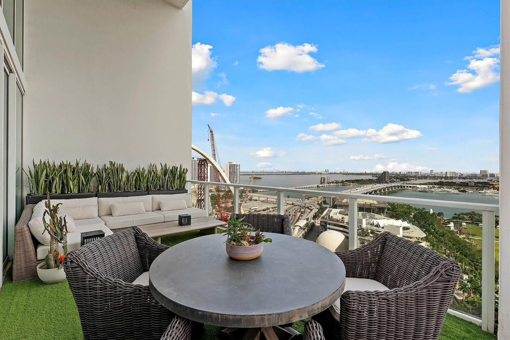 1040 Biscayne Boulevard - Photo 12