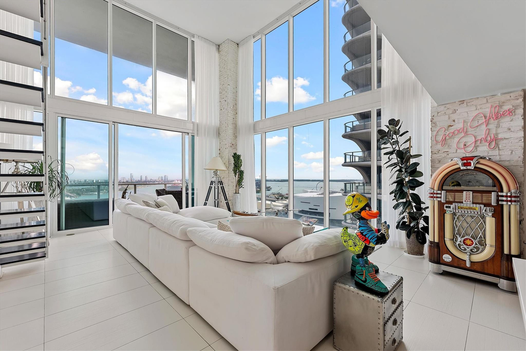 1040 Biscayne Boulevard - Photo 1
