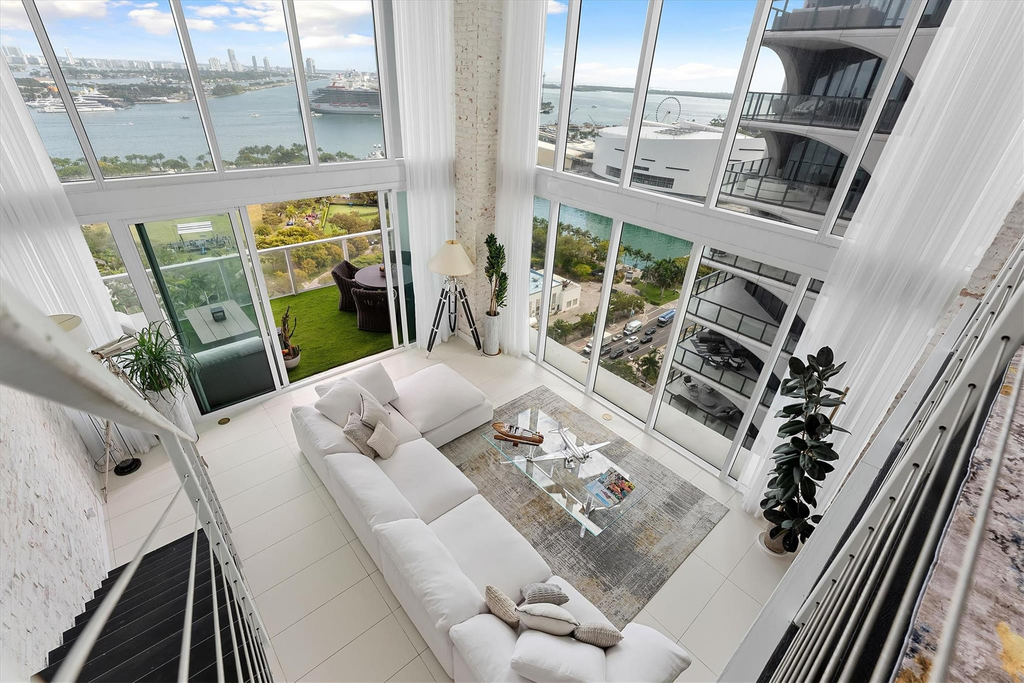 1040 Biscayne Boulevard - Photo 11