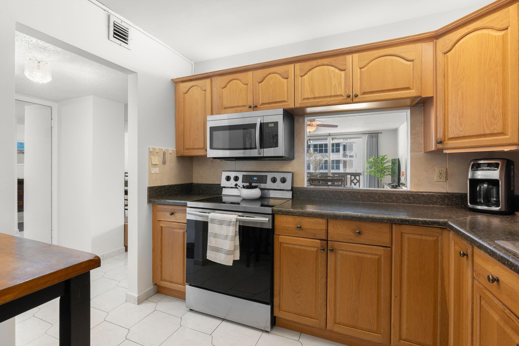 1825 S Ocean Drive - Photo 5