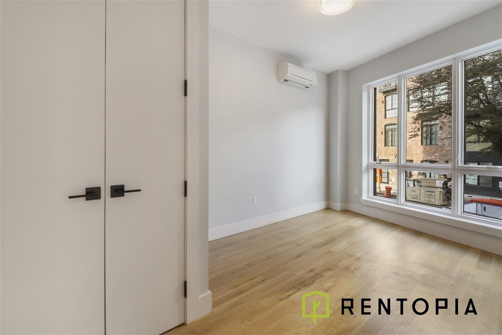 411 Meeker Avenue - Photo 5