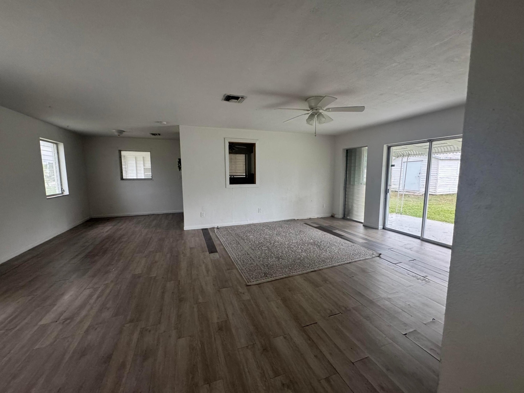 141 Se Bonita Court - Photo 2