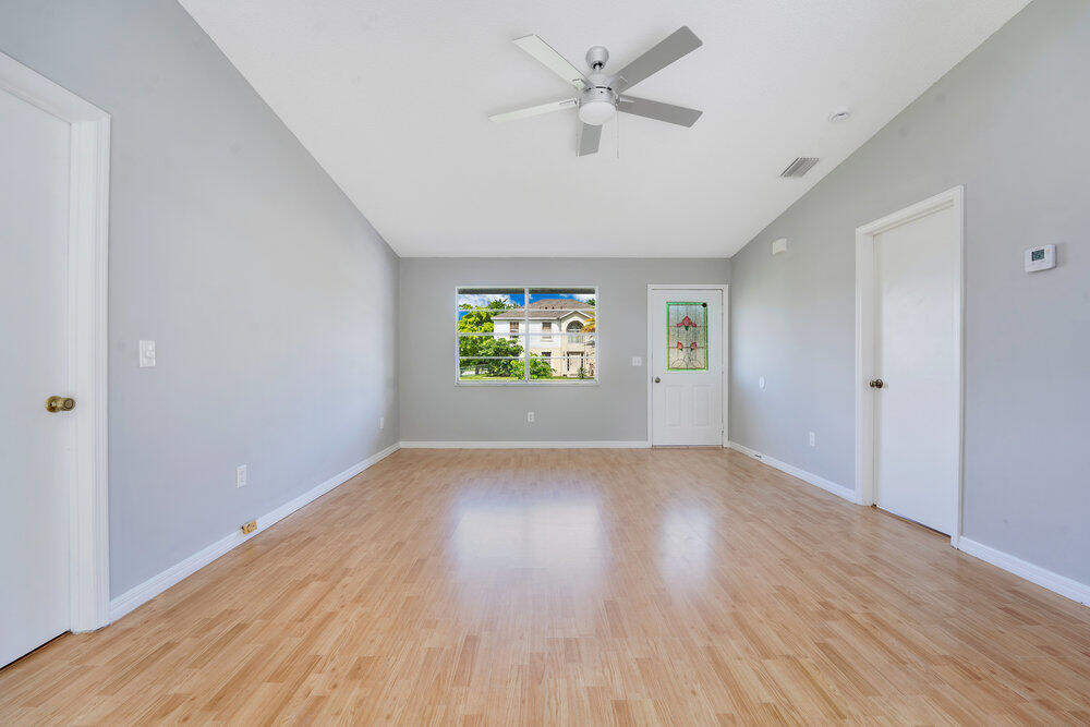 2191 Sw Barthel Street - Photo 2