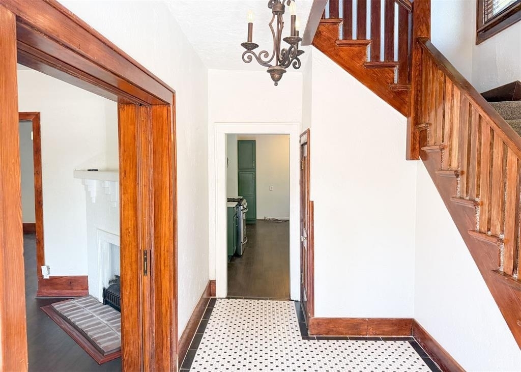 1741 W Park Place - Photo 0