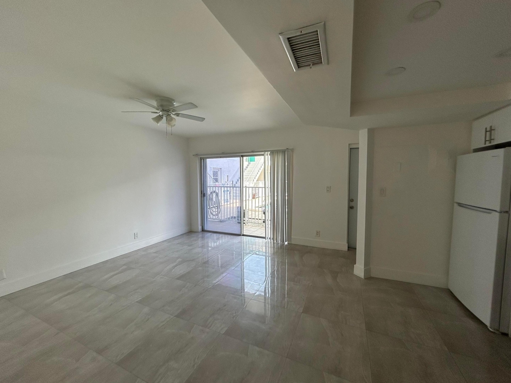 1534 Se 15th Street - Photo 8
