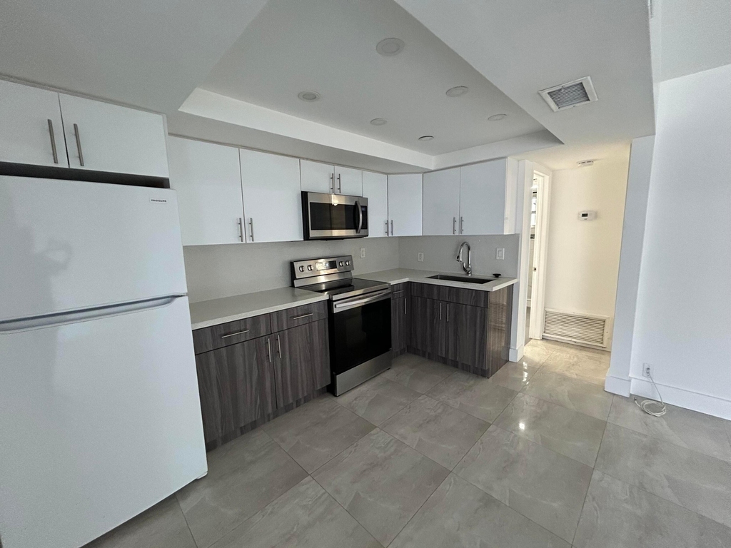 1534 Se 15th Street - Photo 3