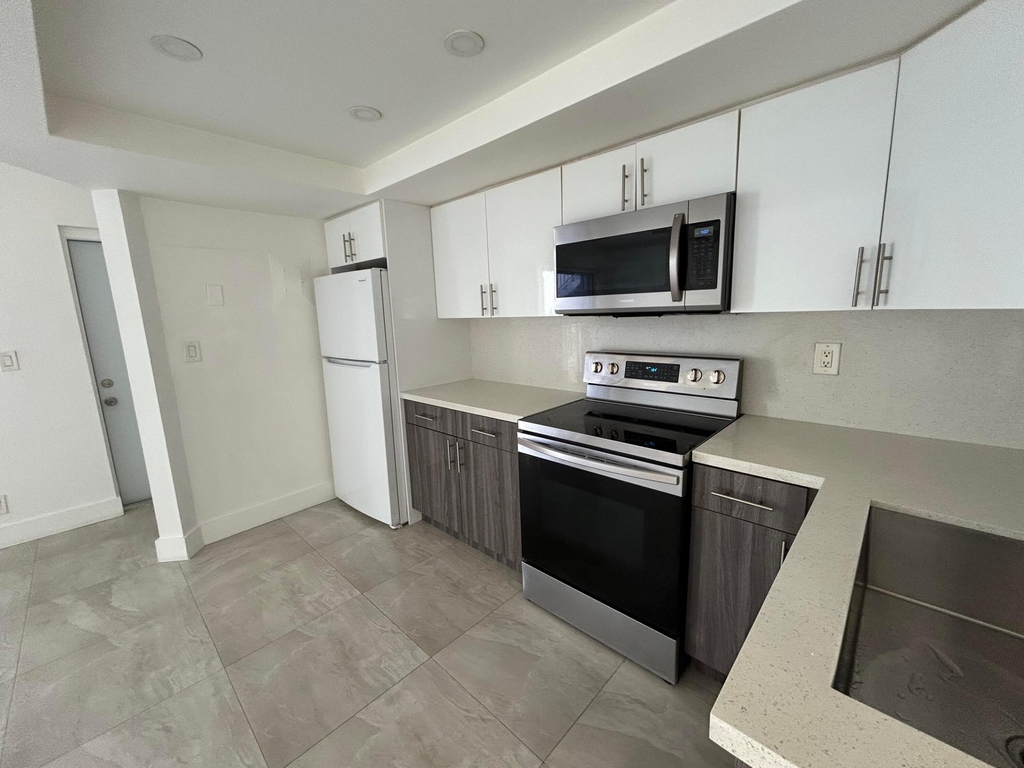 1534 Se 15th Street - Photo 7