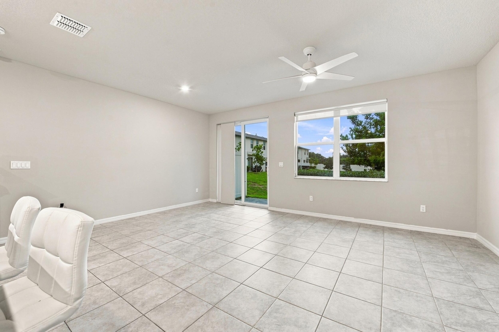 3570 San Bernardino Way - Photo 2