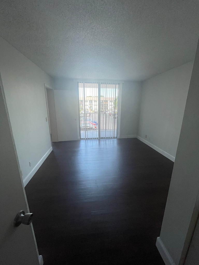 700 Executive Center Drive - Photo 9