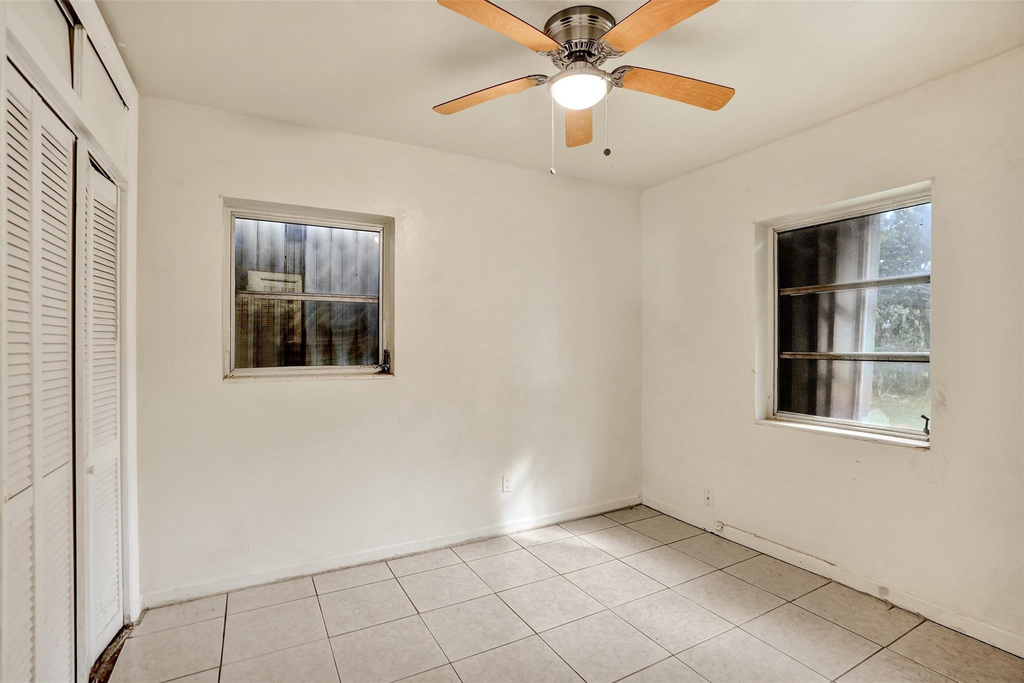 1318 Nw 11th Place - Photo 12