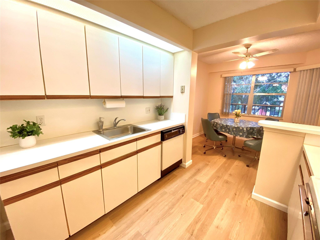 1000 Sw 128th Terrace - Photo 4