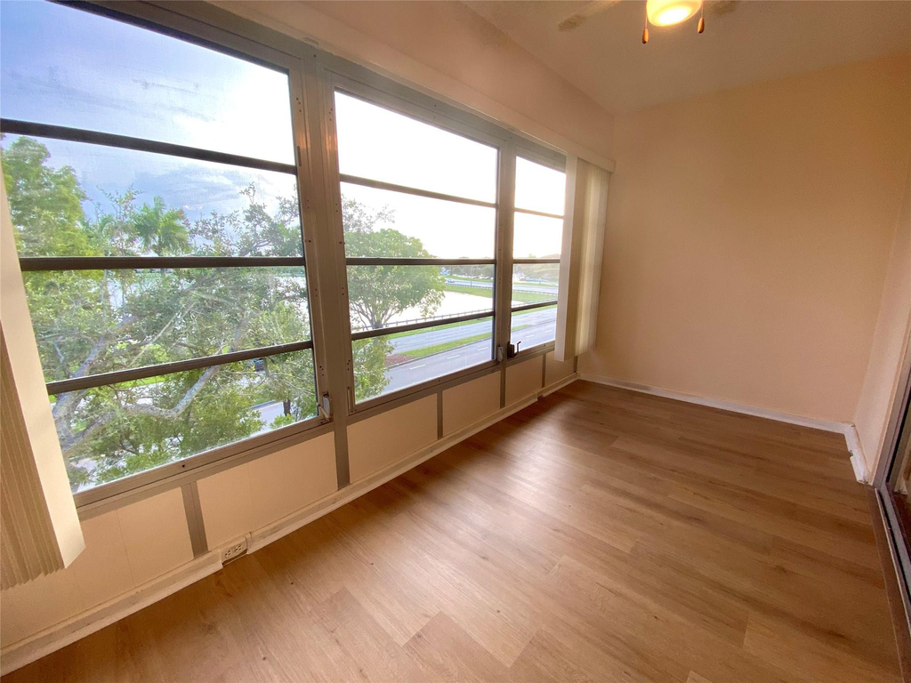 1000 Sw 128th Terrace - Photo 0