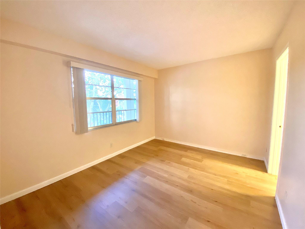 1000 Sw 128th Terrace - Photo 17