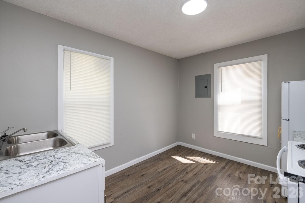 446 W Main Street - Photo 11