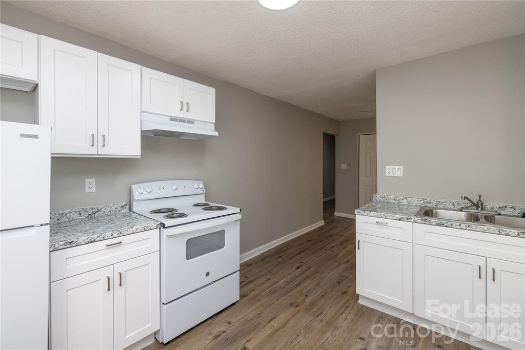 446 W Main Street - Photo 14