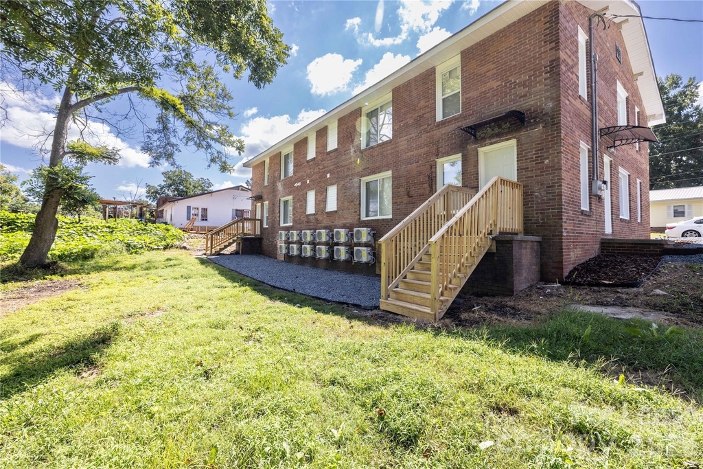 446 W Main Street - Photo 32